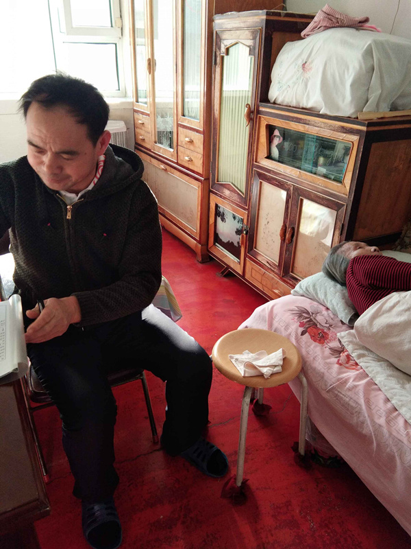 关爱残疾人群体 入户走访暖民心_副本.jpg 关爱残疾人群体 入户走访暖民心_副本.jpg