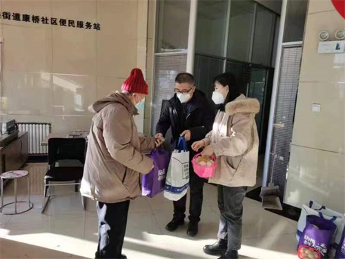 走访慰问独居老人，传递浓浓社会温情3.jpg