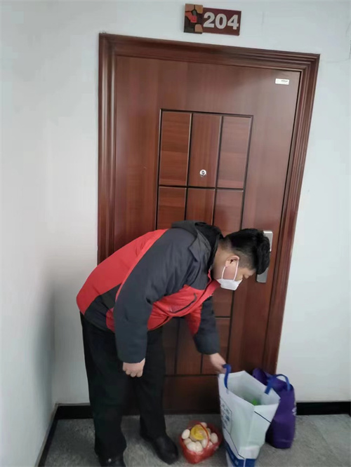 走访慰问独居老人，传递浓浓社会温情2.jpg